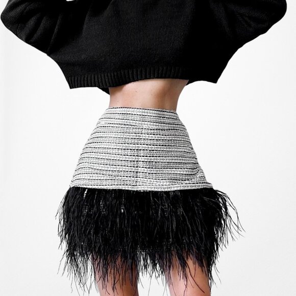 Vintage Y2K Gray Black Feather Striped High Waisted A-Line Mini Skirt Size S - Picture 1 of 5